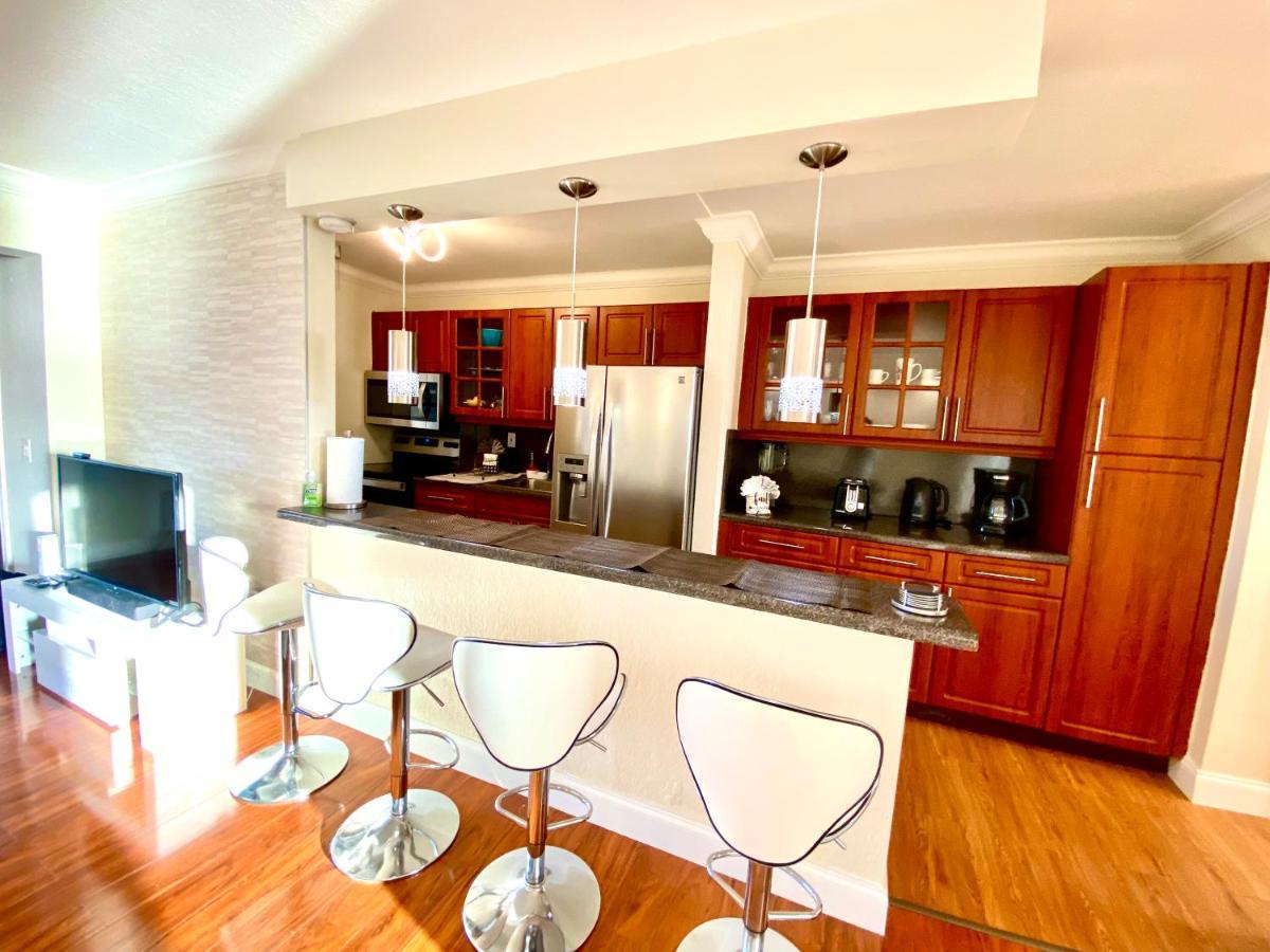 Deluxe Waterfront One Bedroom Apartment With Miami Skyline View, Free Parking 5 Mins Drive To Майами-Бич Экстерьер фото