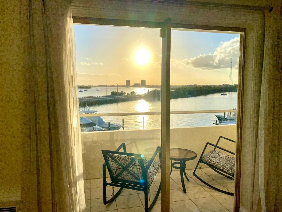 Deluxe Waterfront One Bedroom Apartment With Miami Skyline View, Free Parking 5 Mins Drive To Майами-Бич Экстерьер фото